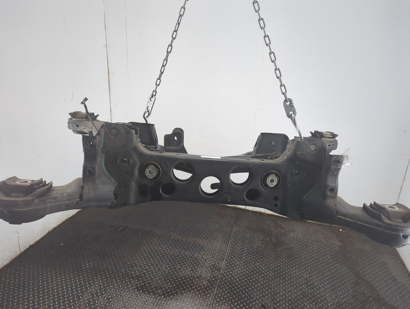 Балка задняя