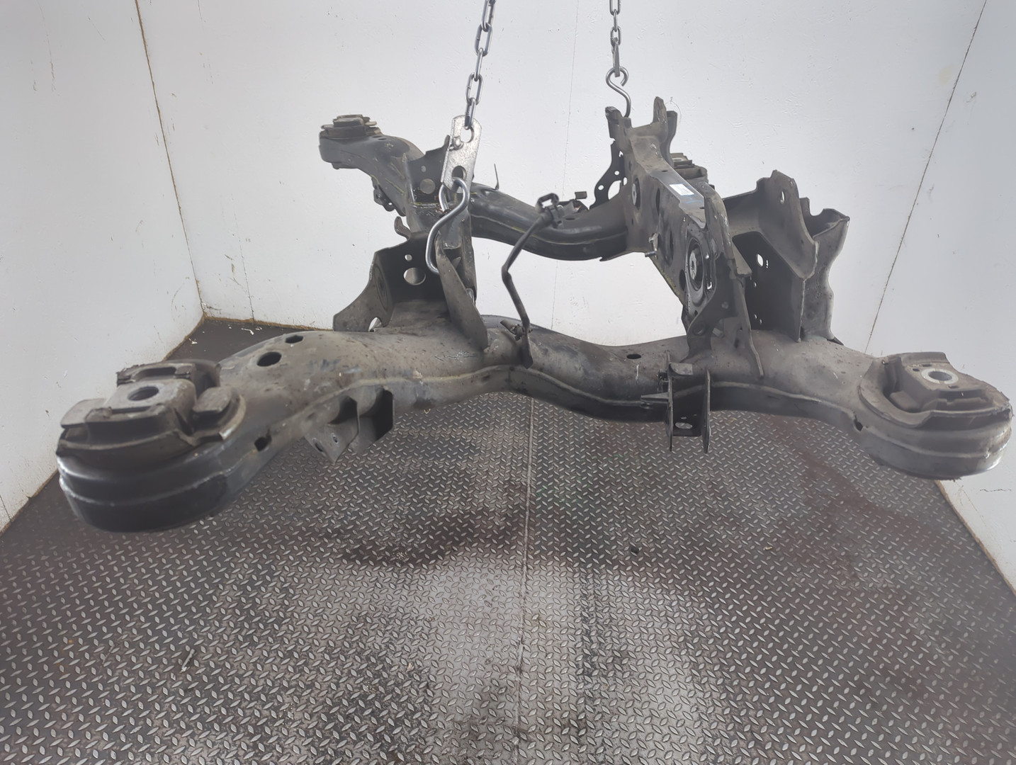 Балка задняя