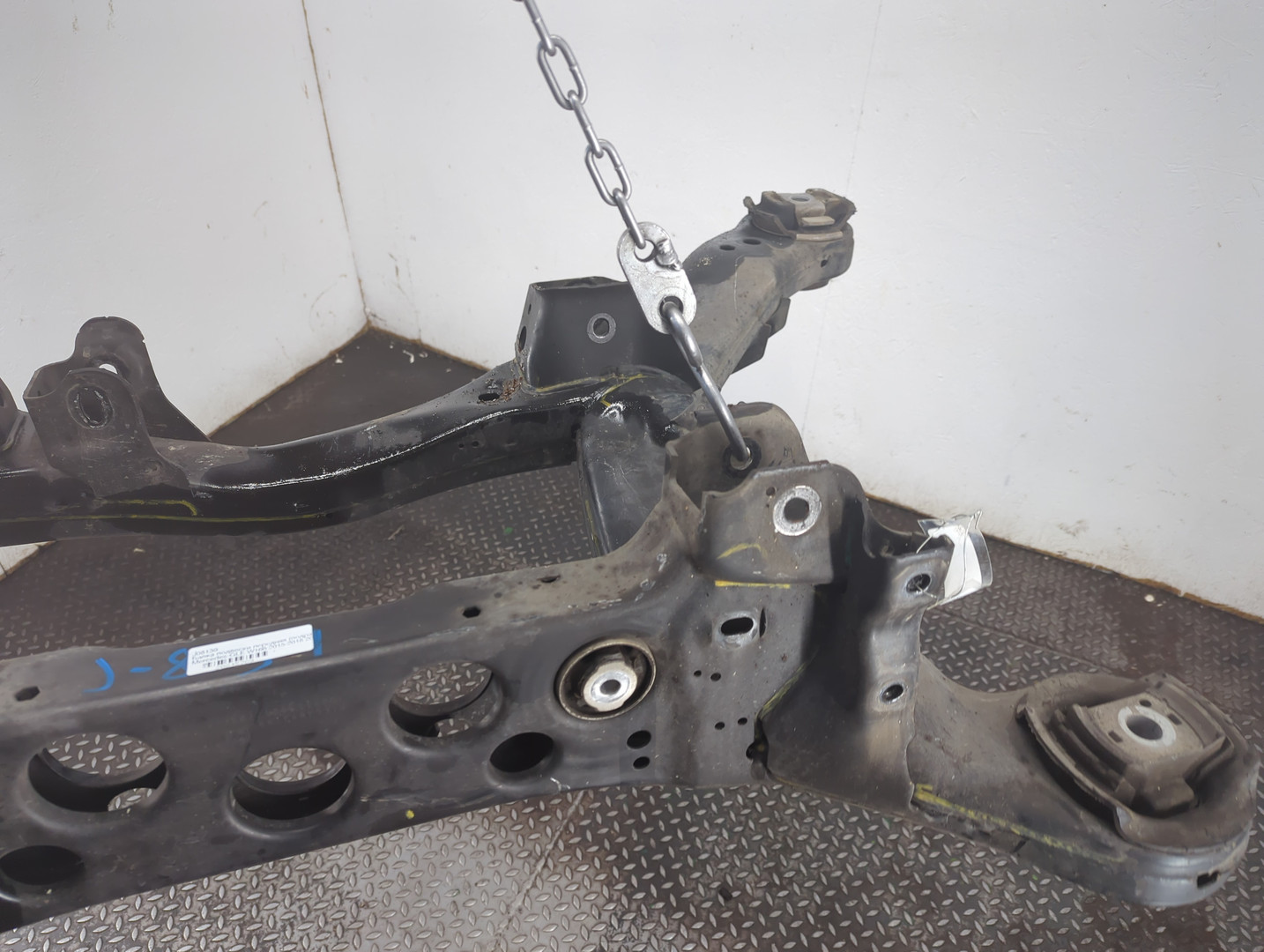 Балка задняя