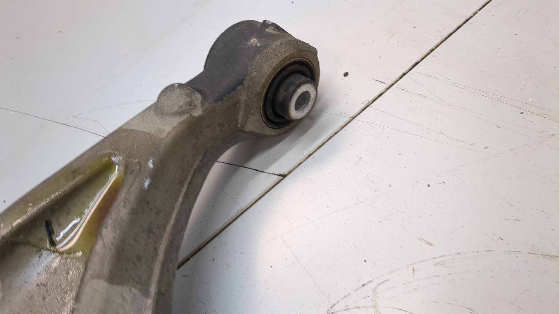 Рычаг задний правый