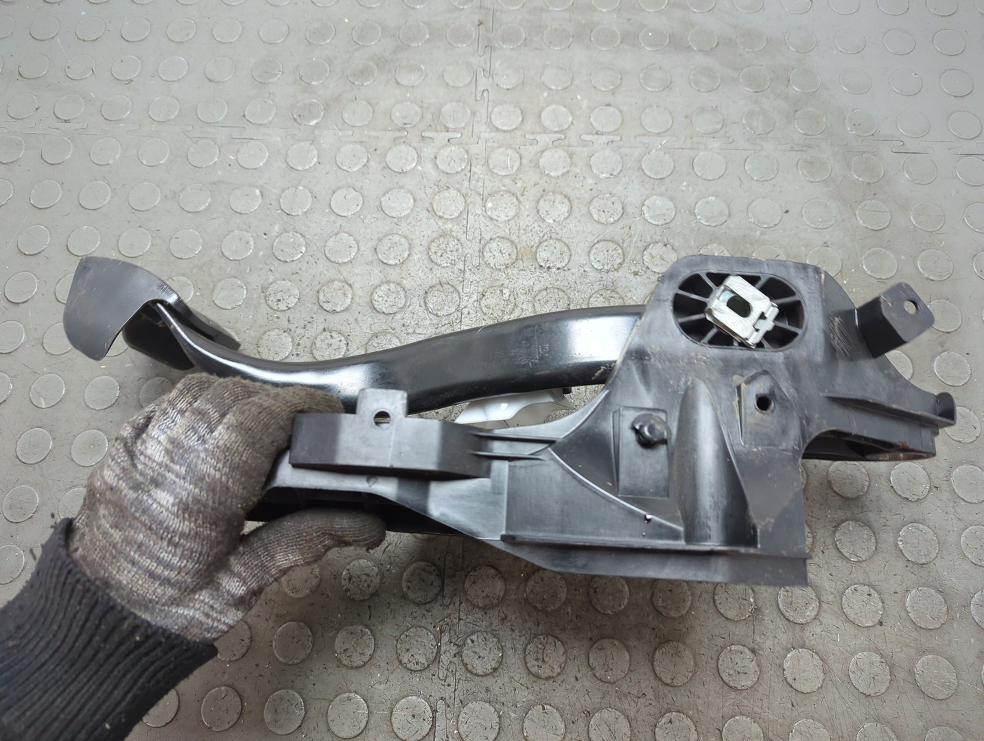 Педаль тормоза