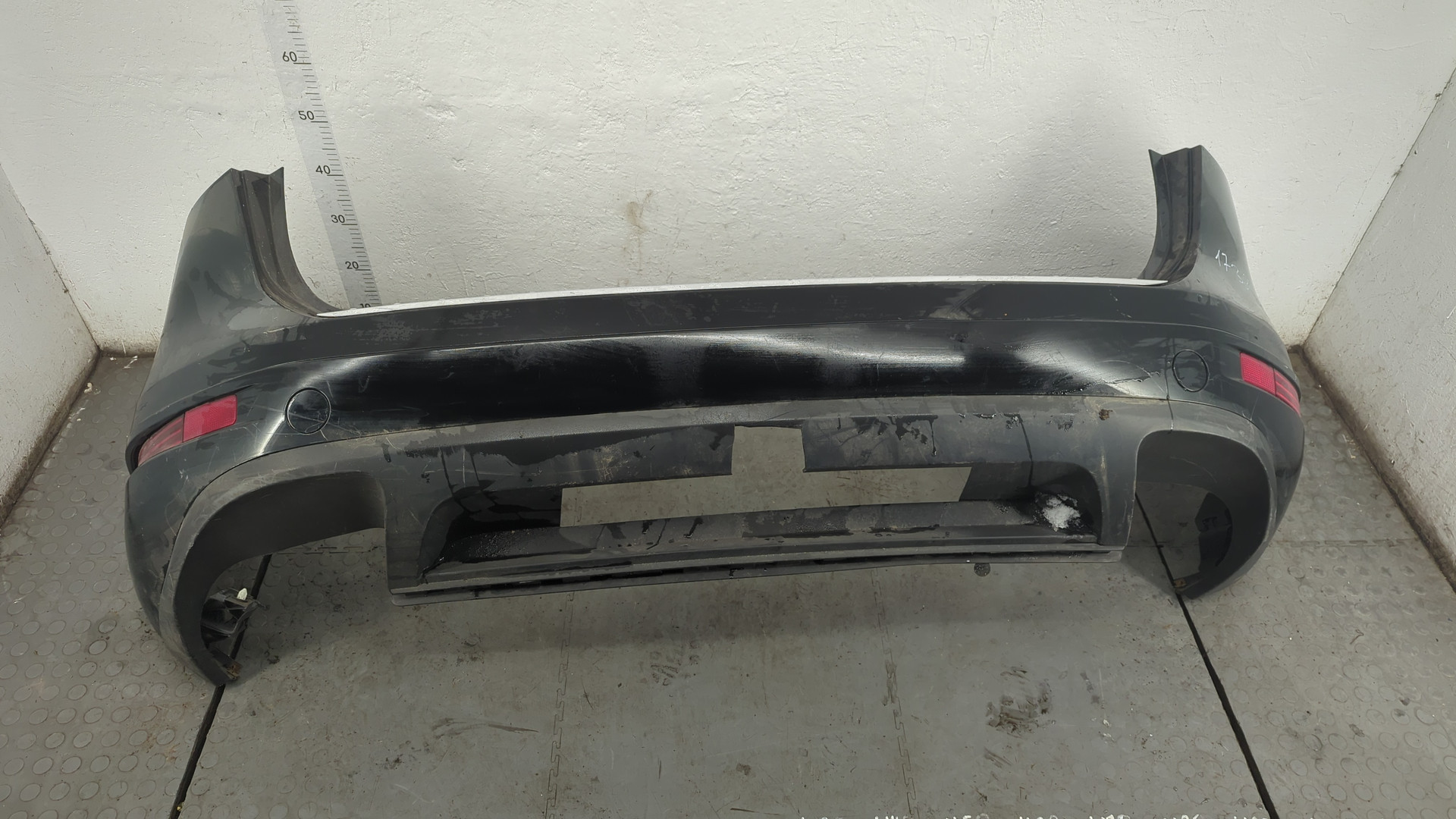 Бампер задний