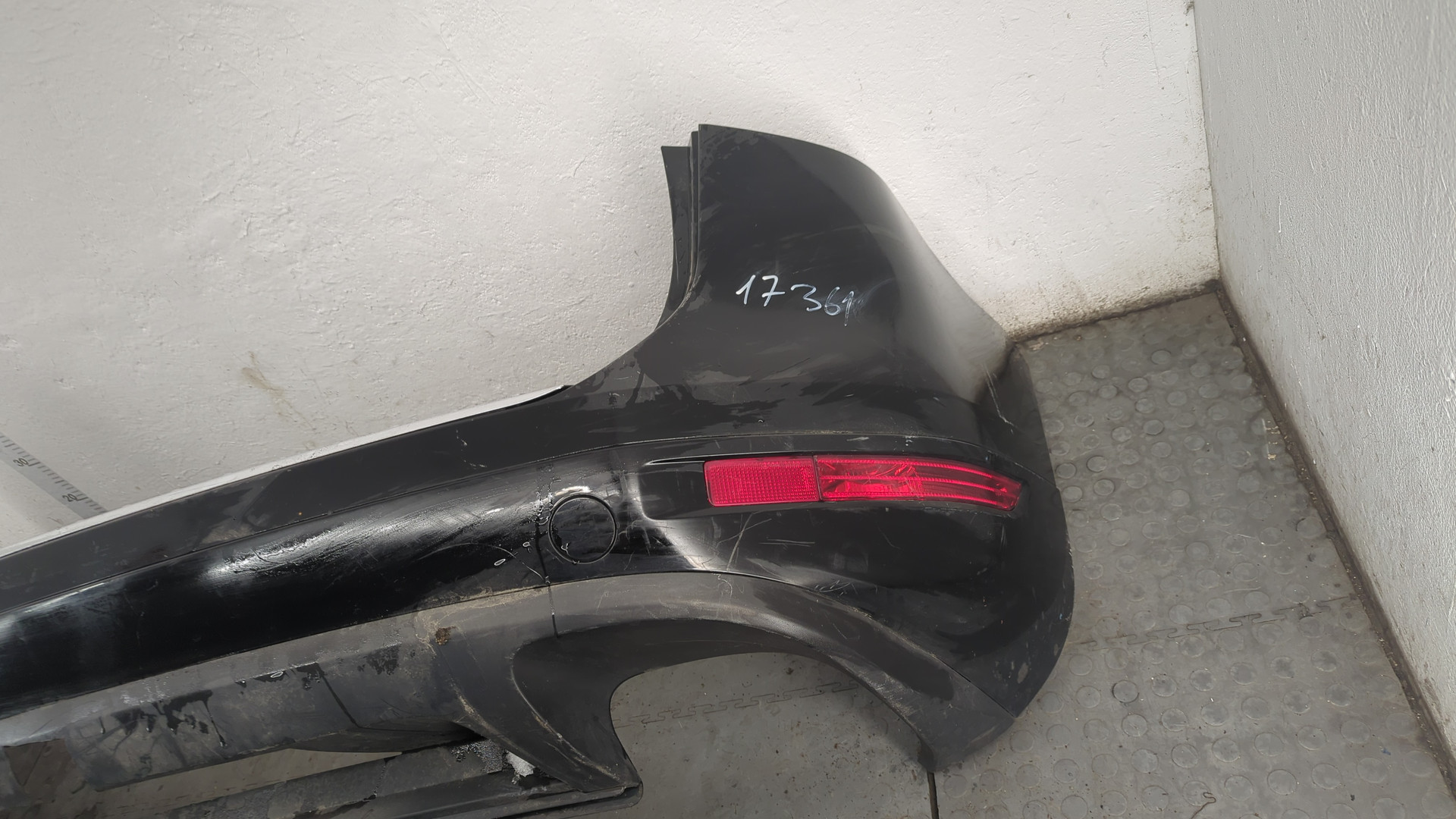 Бампер задний