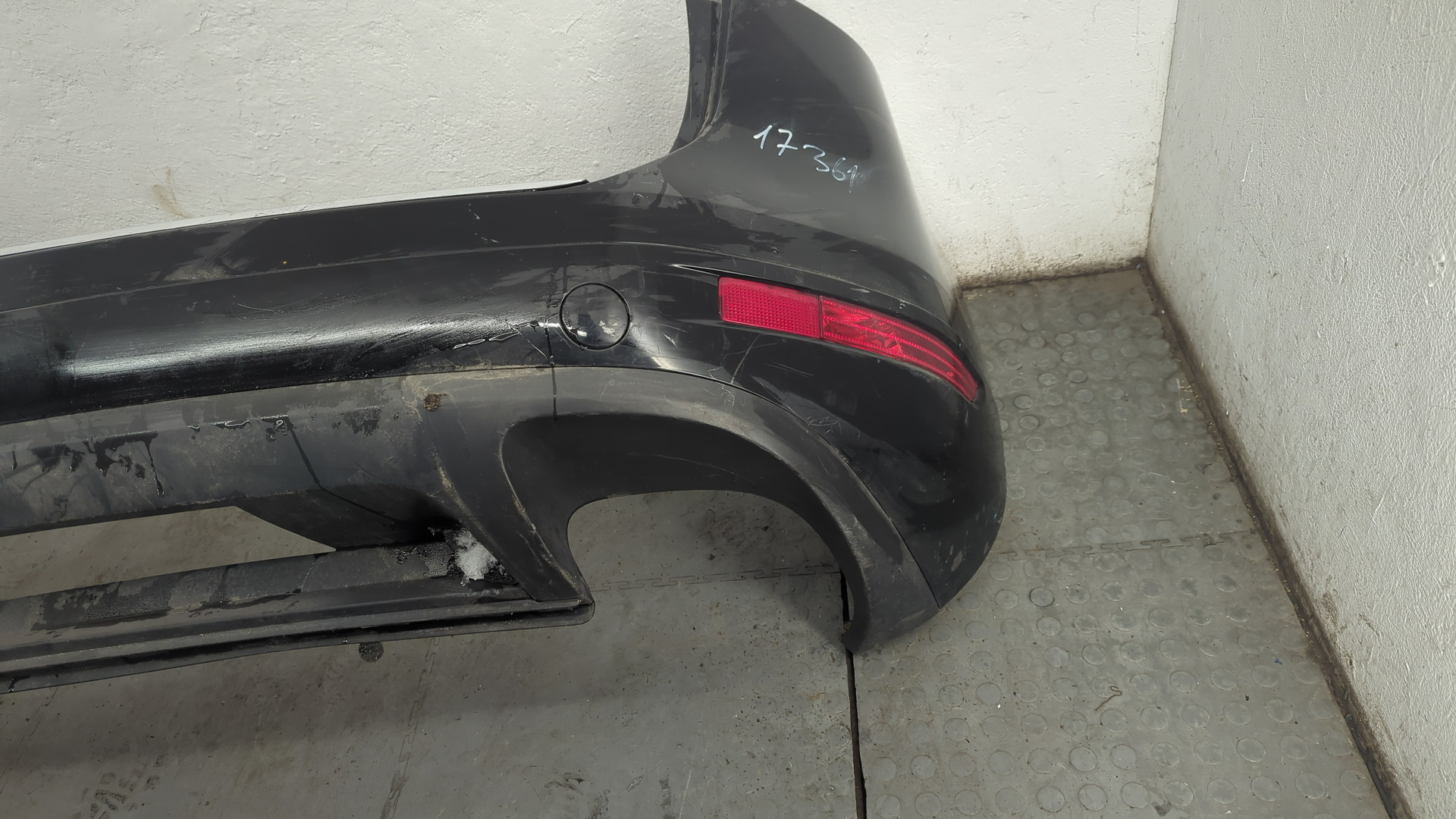 Бампер задний