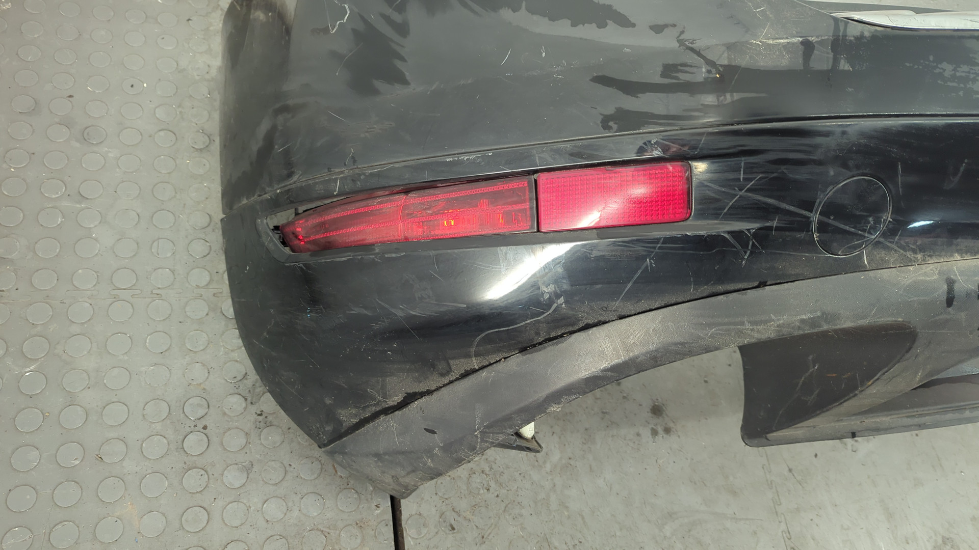 Бампер задний