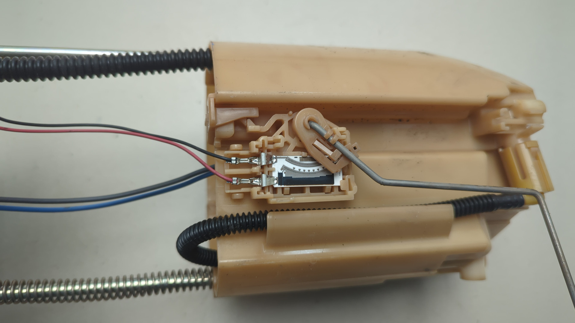 Насос топливный электрический