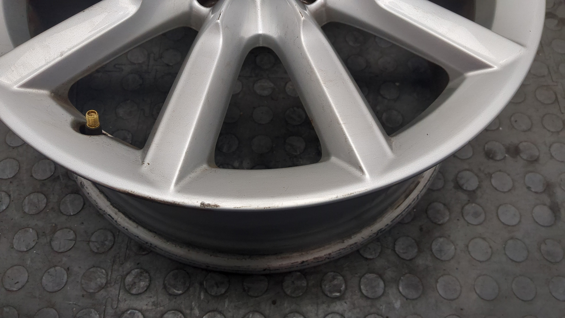 Диск колесный литой легкий сплав