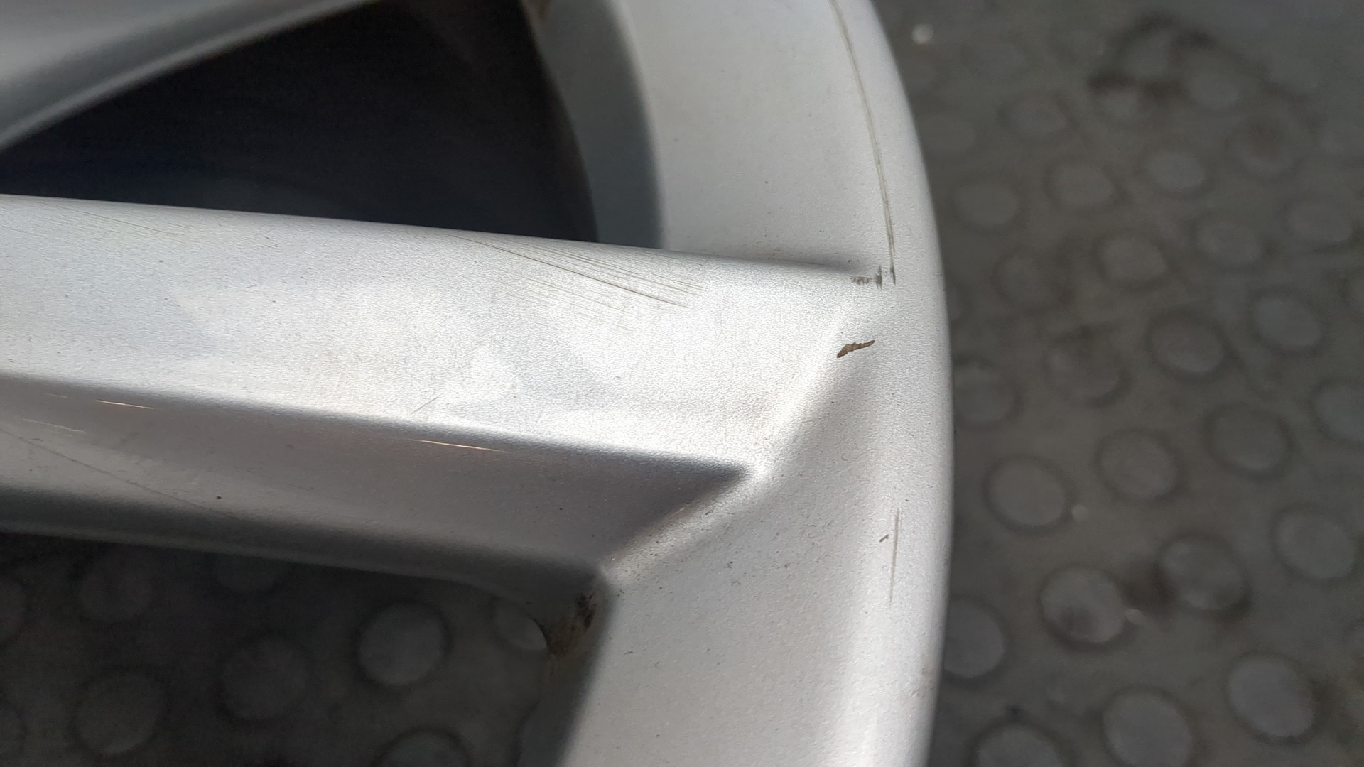 Диск колесный литой легкий сплав