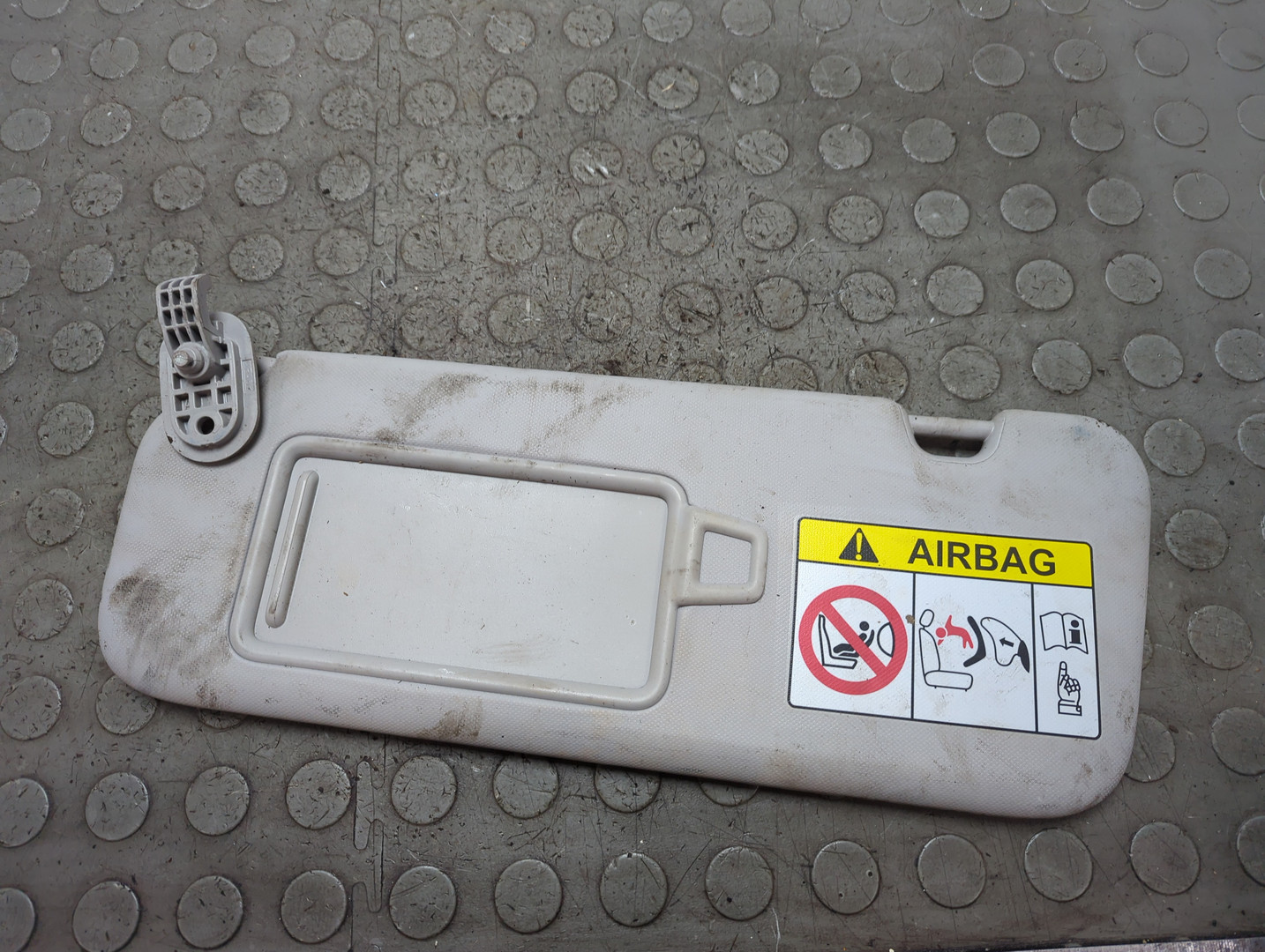 Козырек солнцезащитный