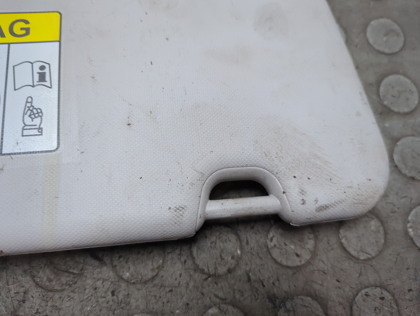 Козырек солнцезащитный