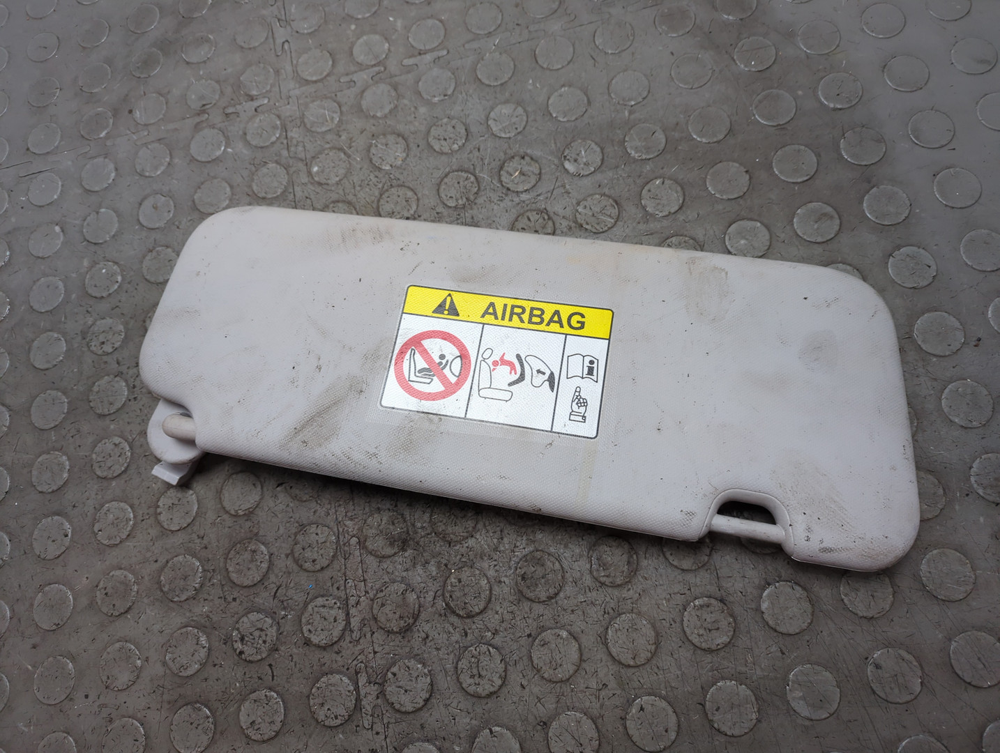 Козырек солнцезащитный