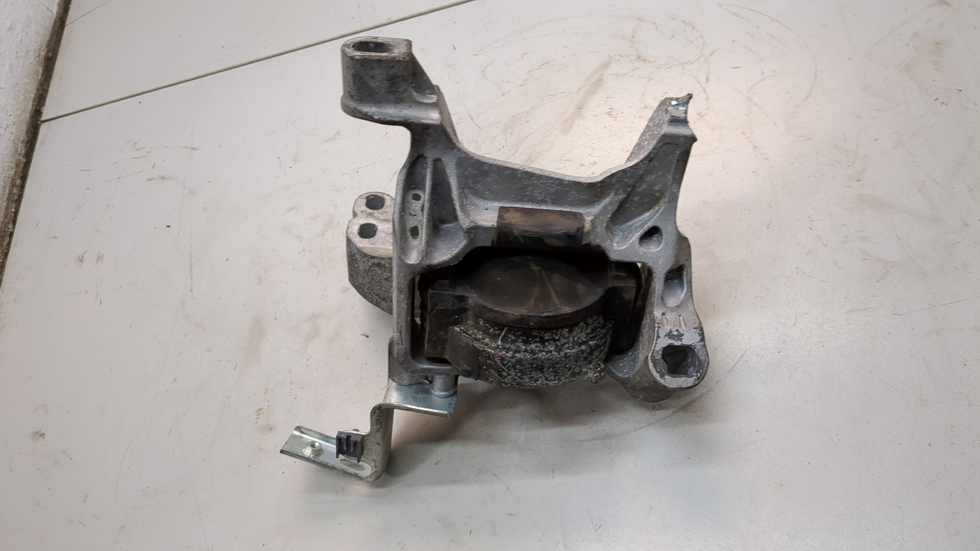 Опора двигателя