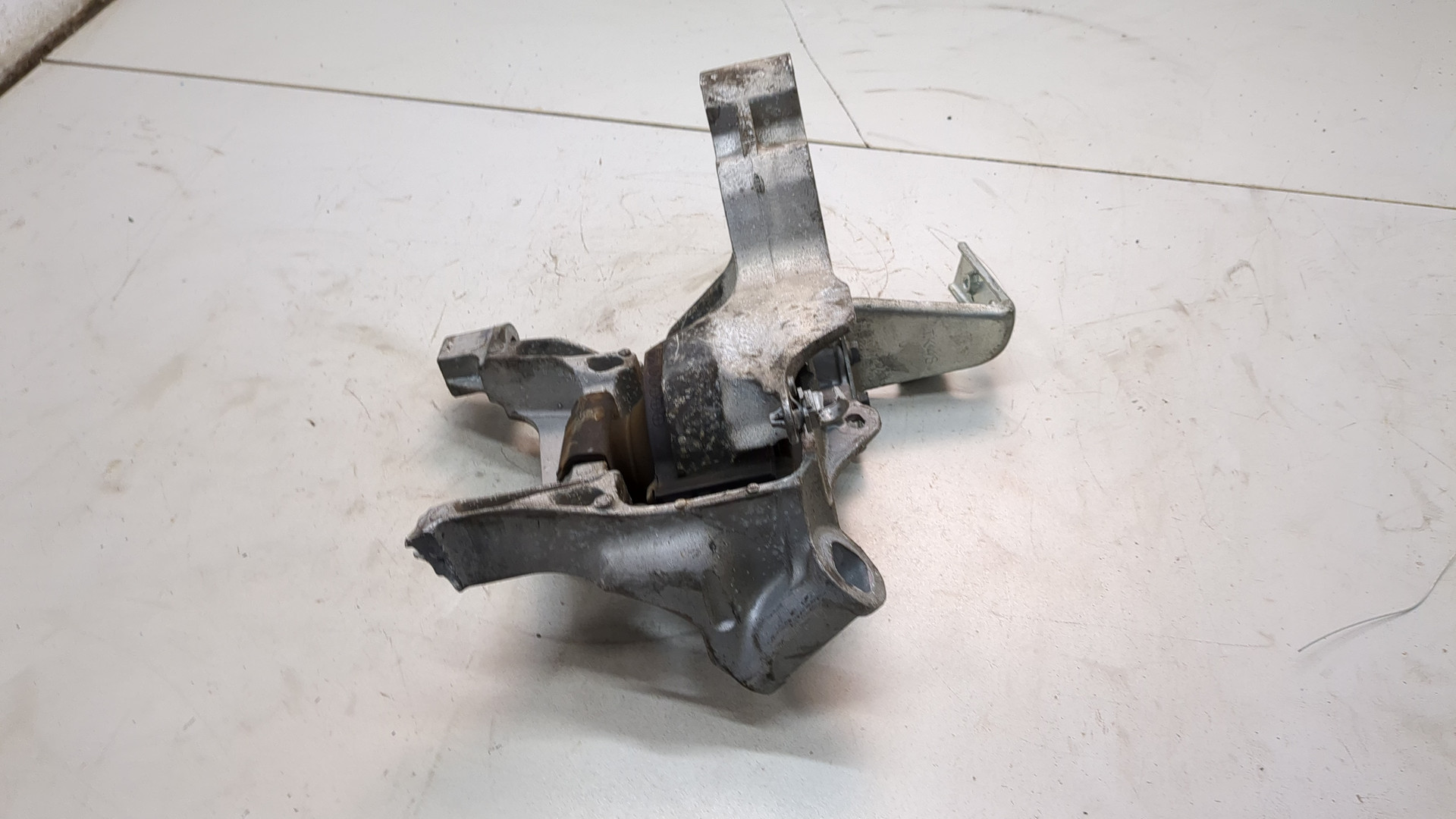 Опора двигателя