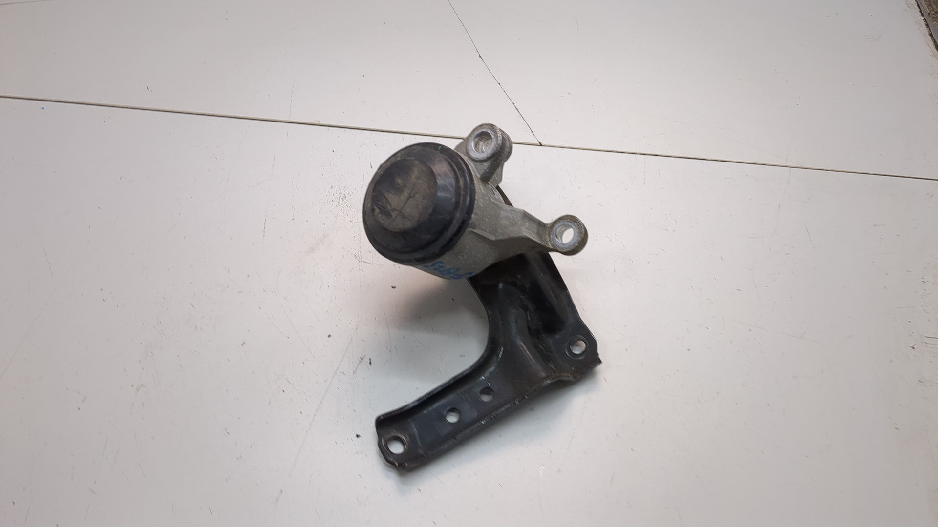 Опора двигателя