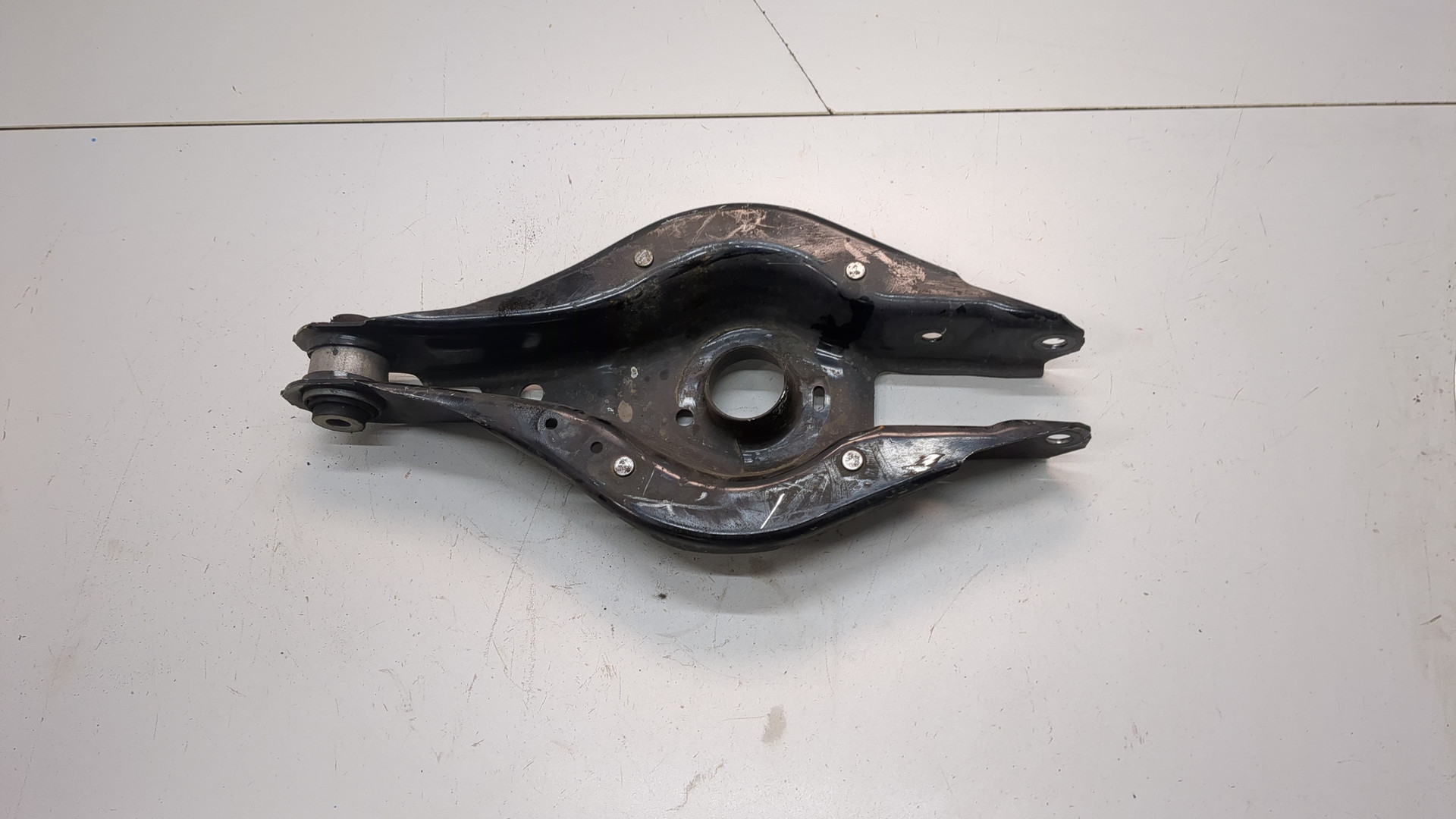 Рычаг задний