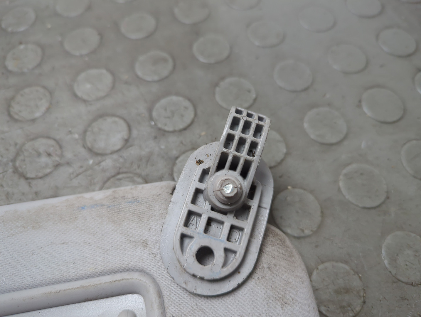 Козырек солнцезащитный