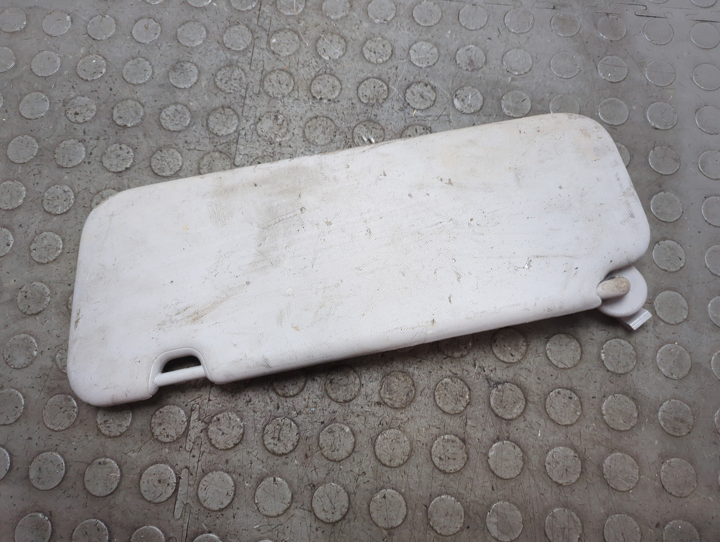 Козырек солнцезащитный