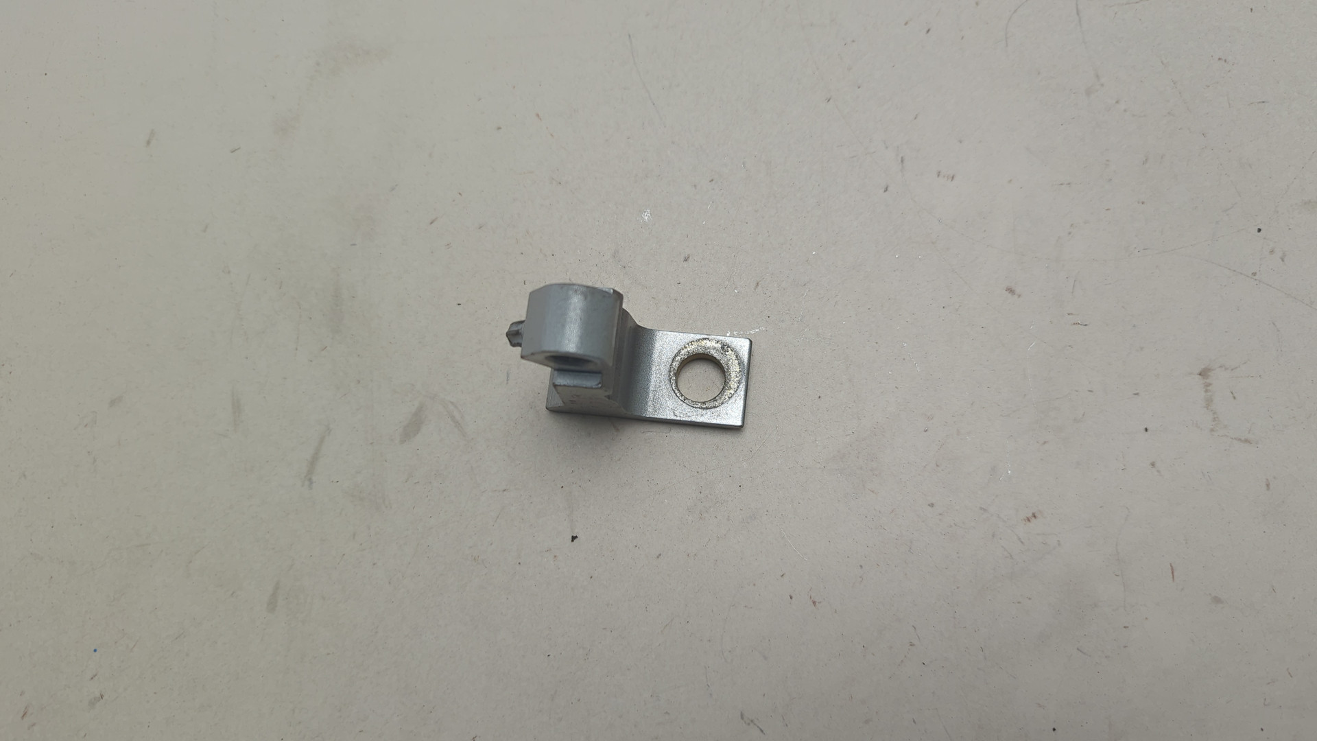 Петля двери