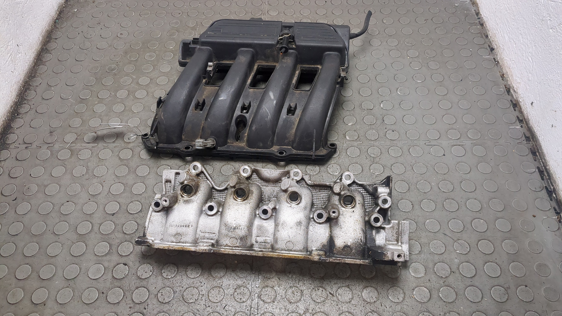 Коллектор впускной