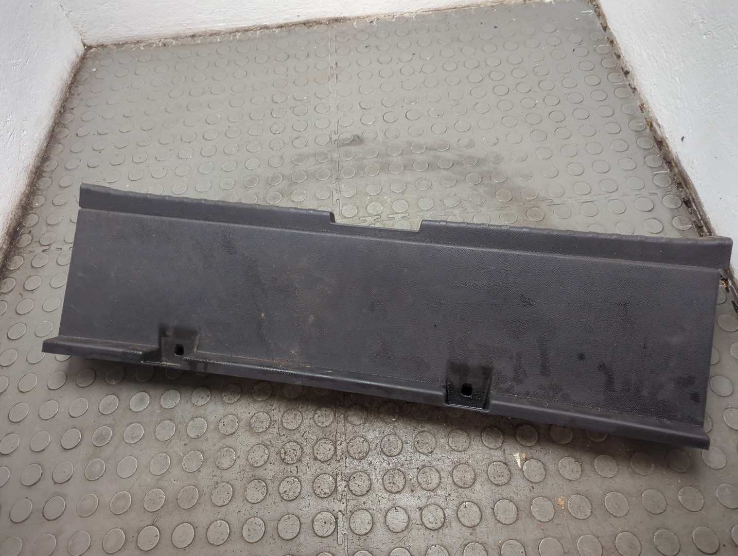 Обшивка багажника