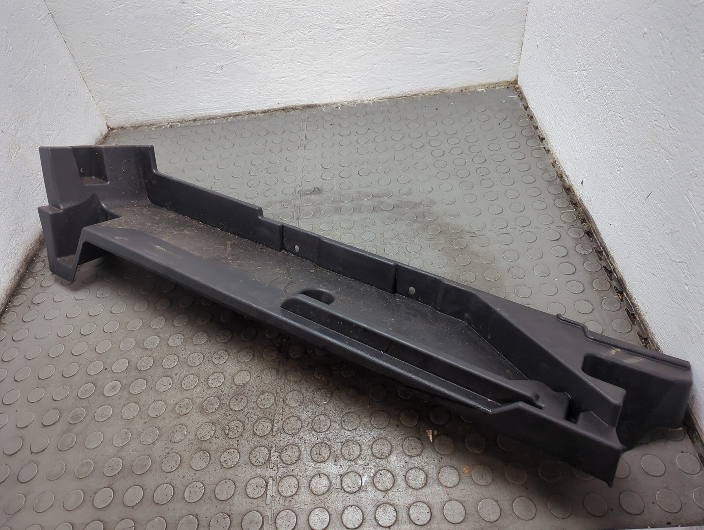 Обшивка багажника