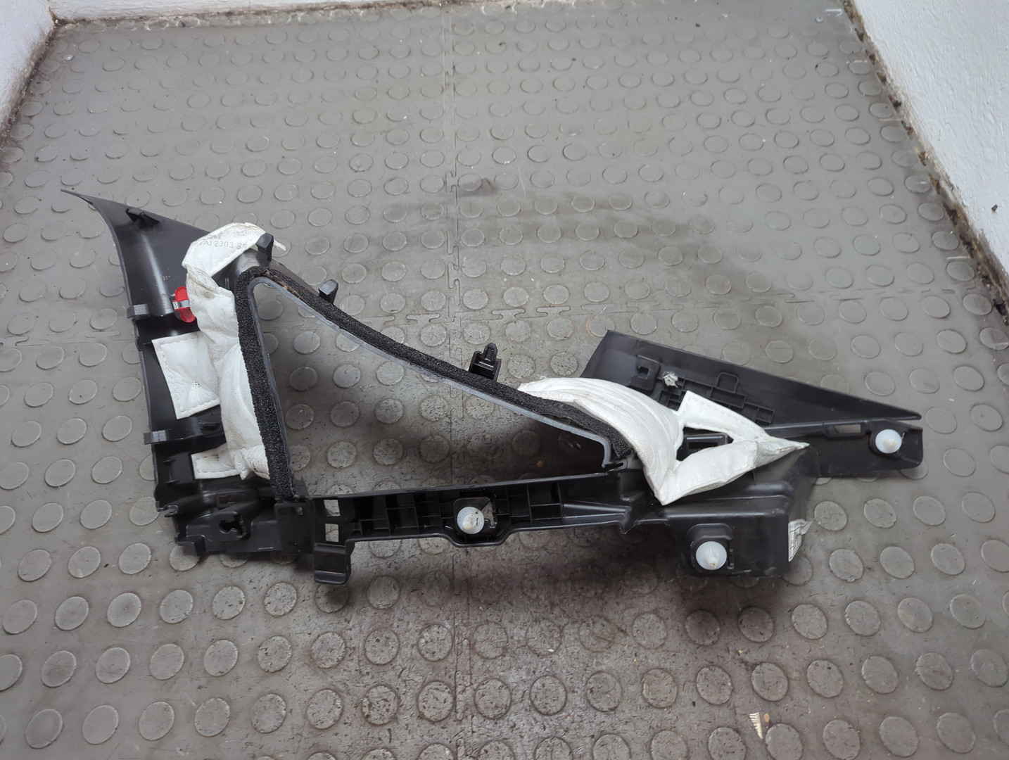 Обшивка багажника