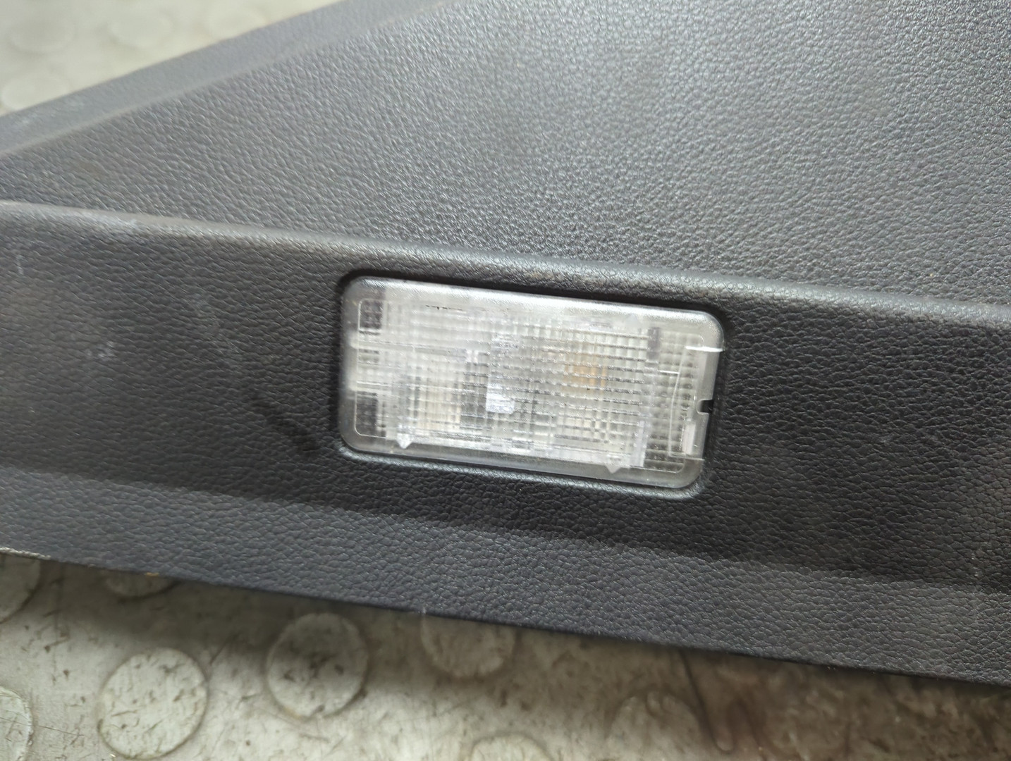 Обшивка багажника