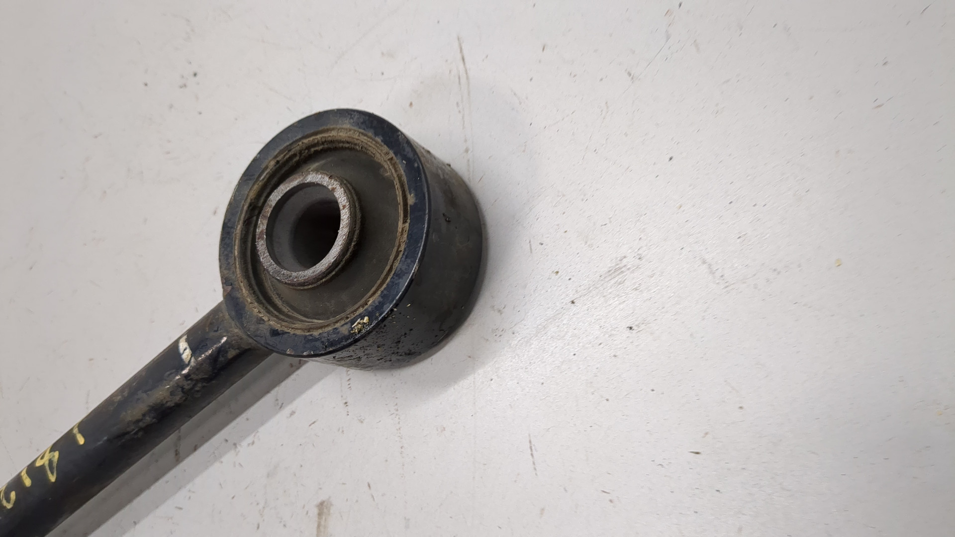 Рычаг задний