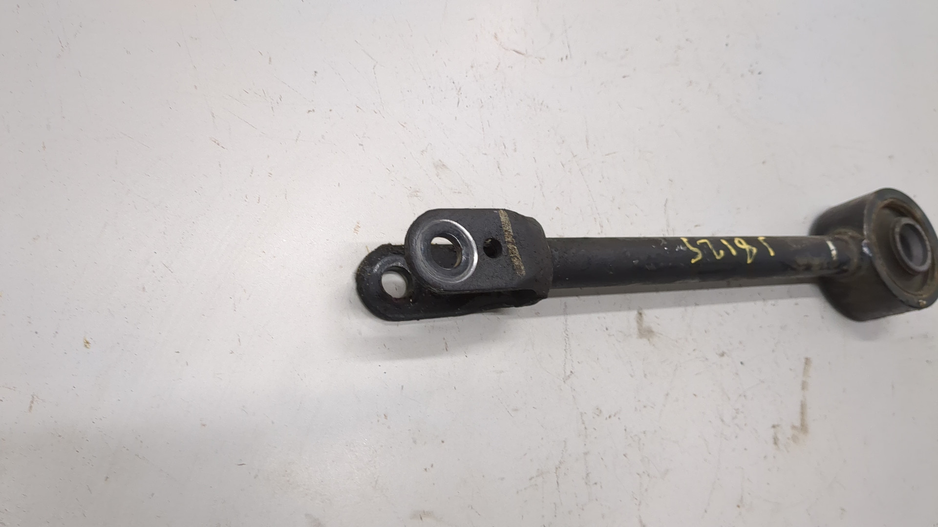 Рычаг задний