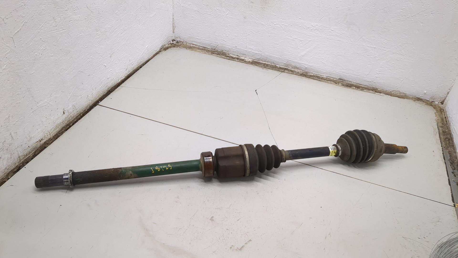 Полуось передняя правая