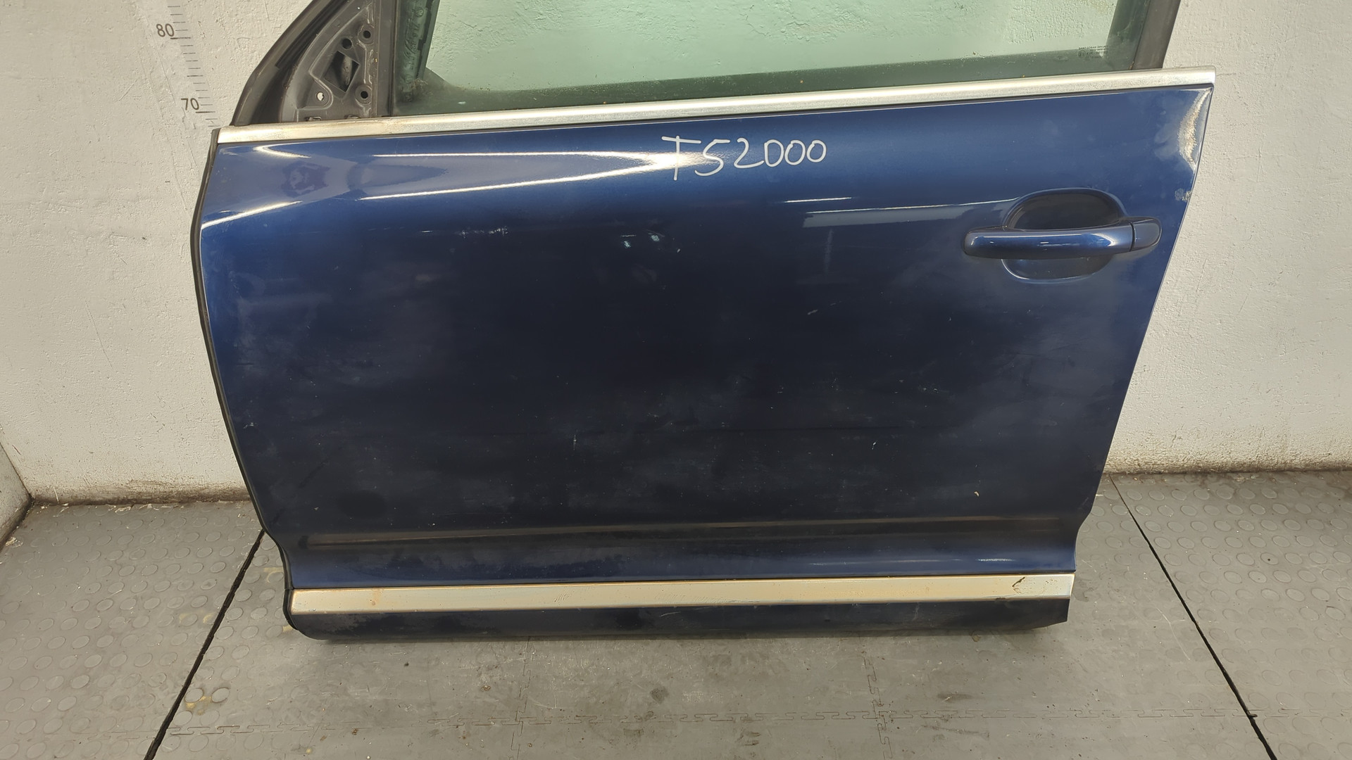 Дверь передняя левая