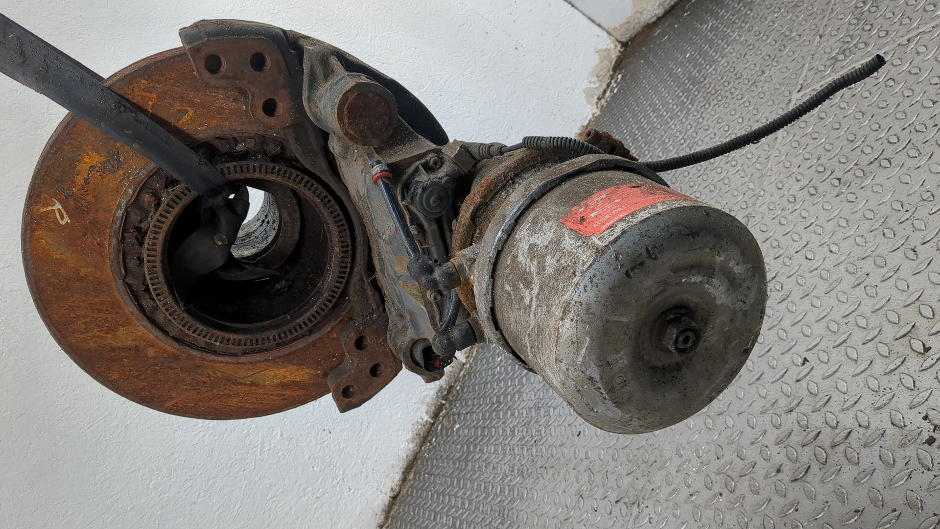 Кулак поворотный задний правый