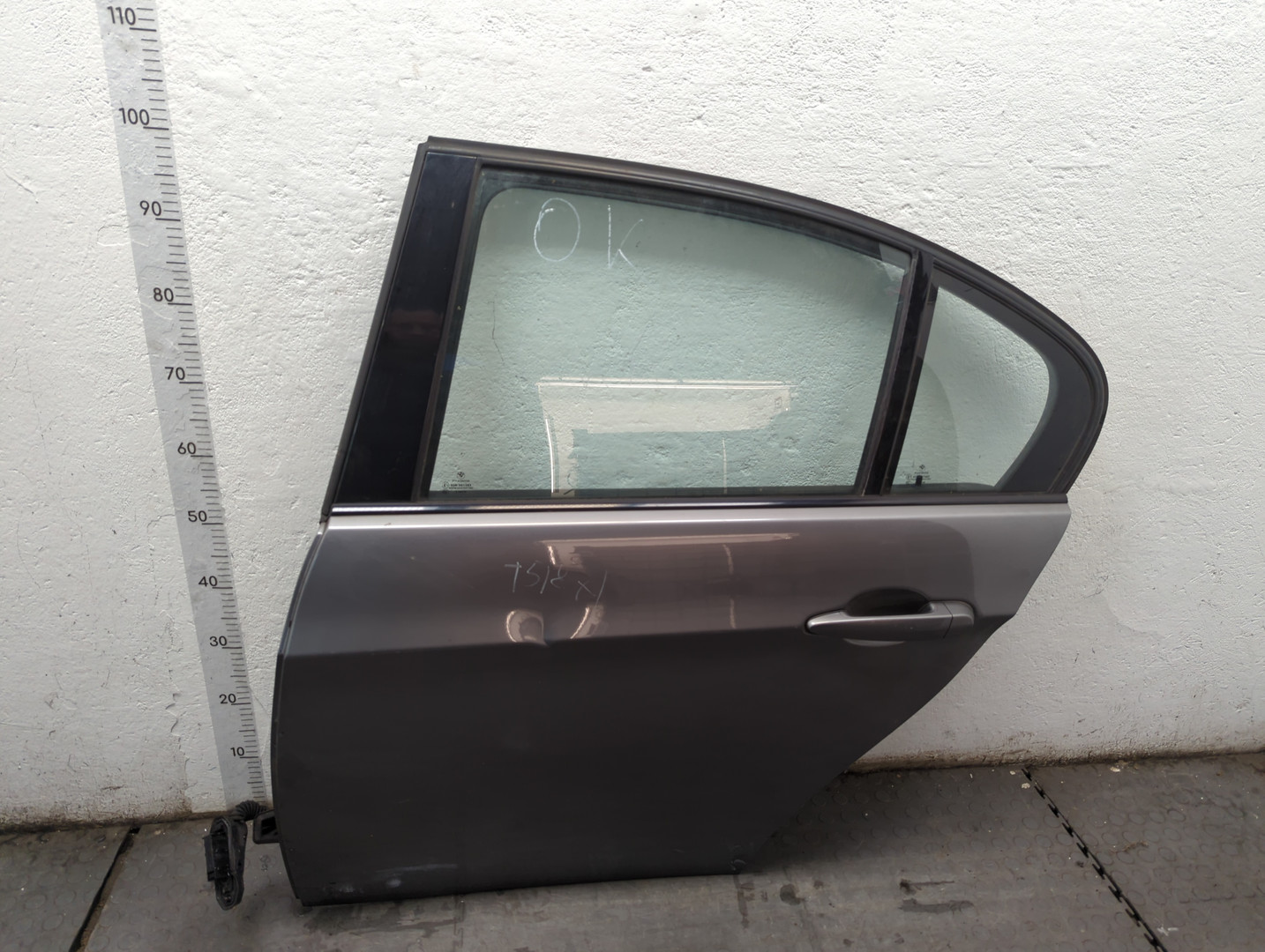 Дверь задняя левая