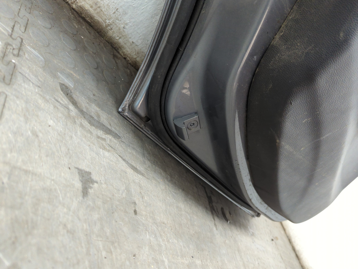 Дверь задняя левая