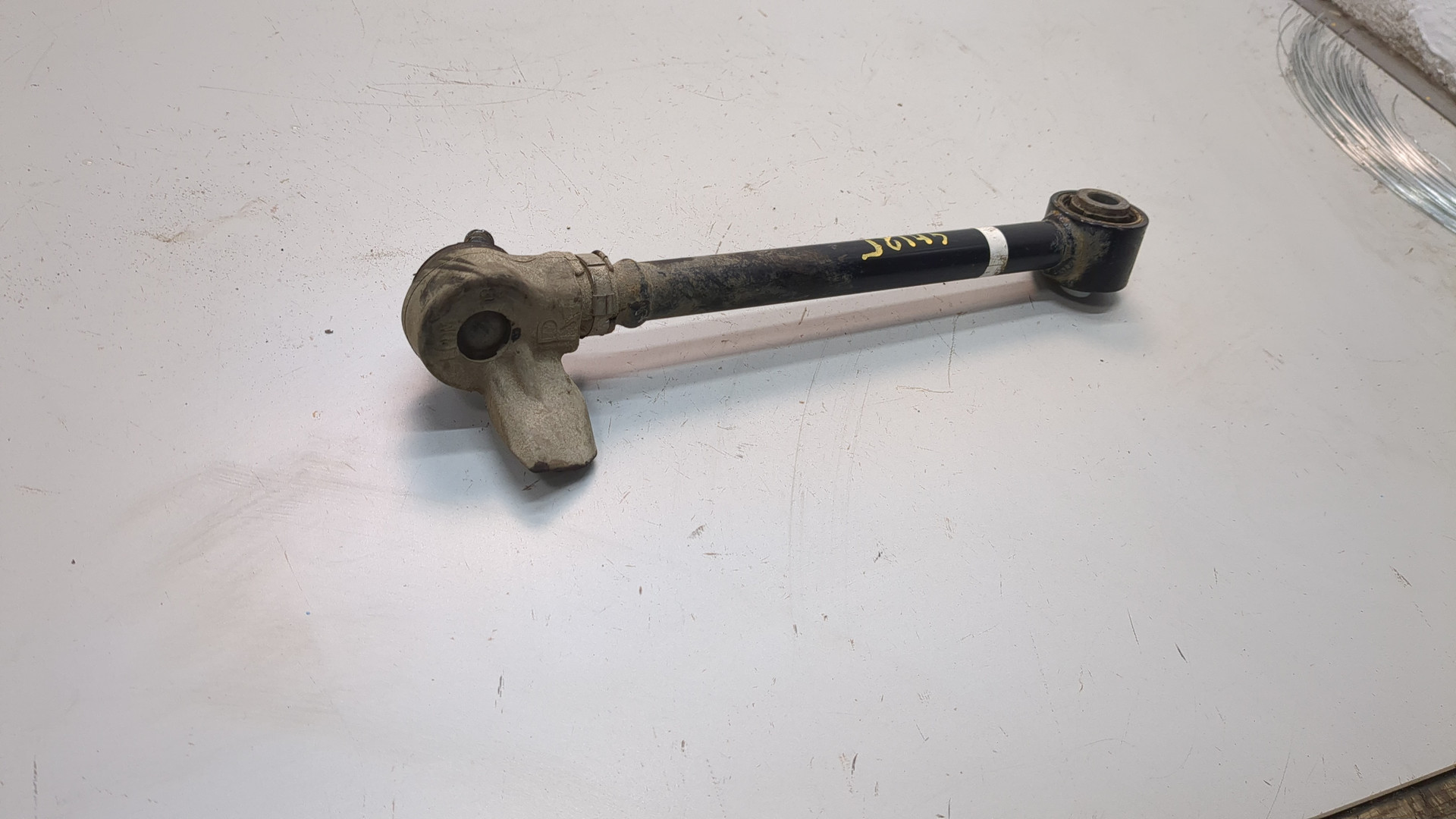 Рычаг задний правый