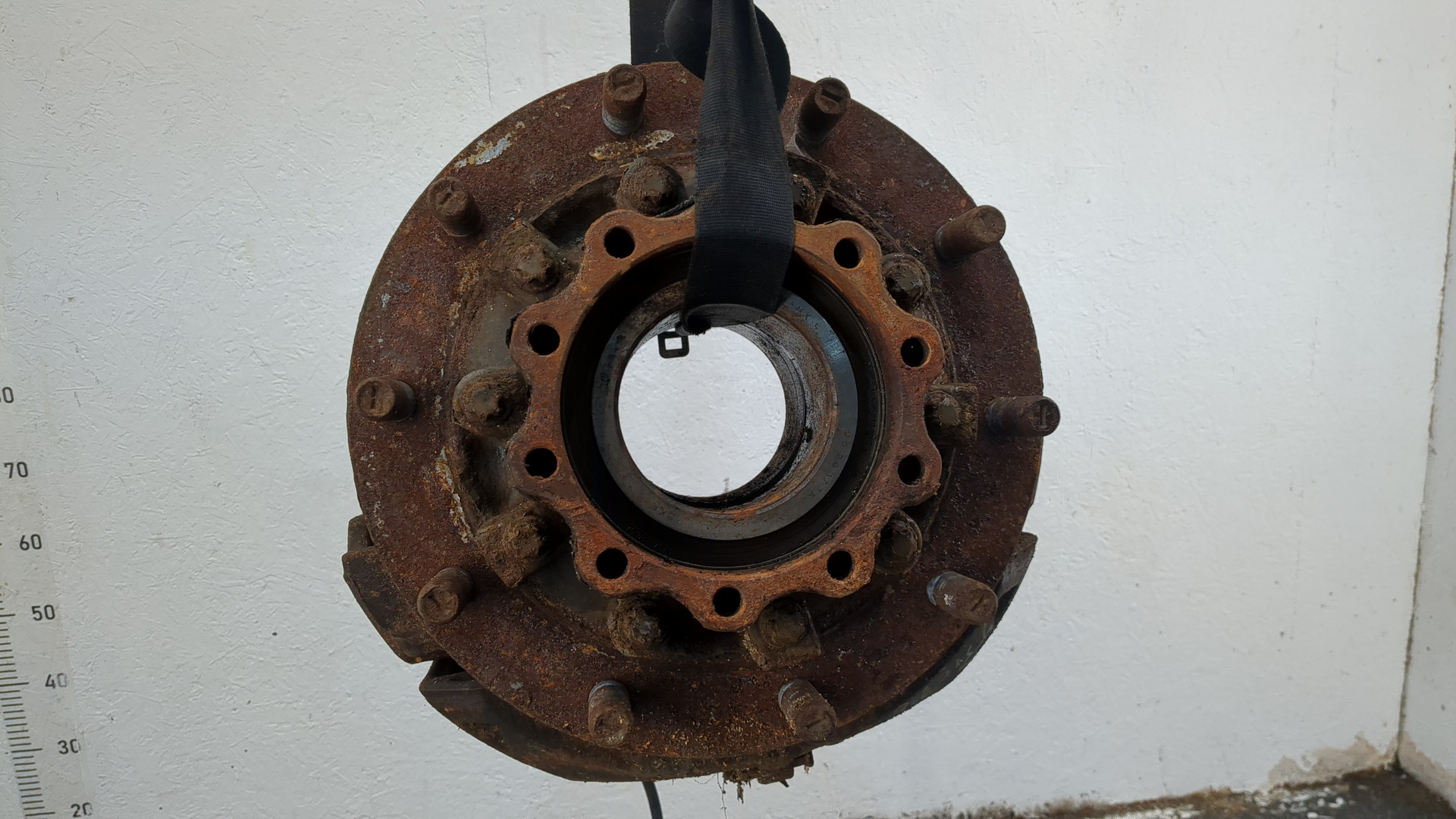 Кулак поворотный задний правый