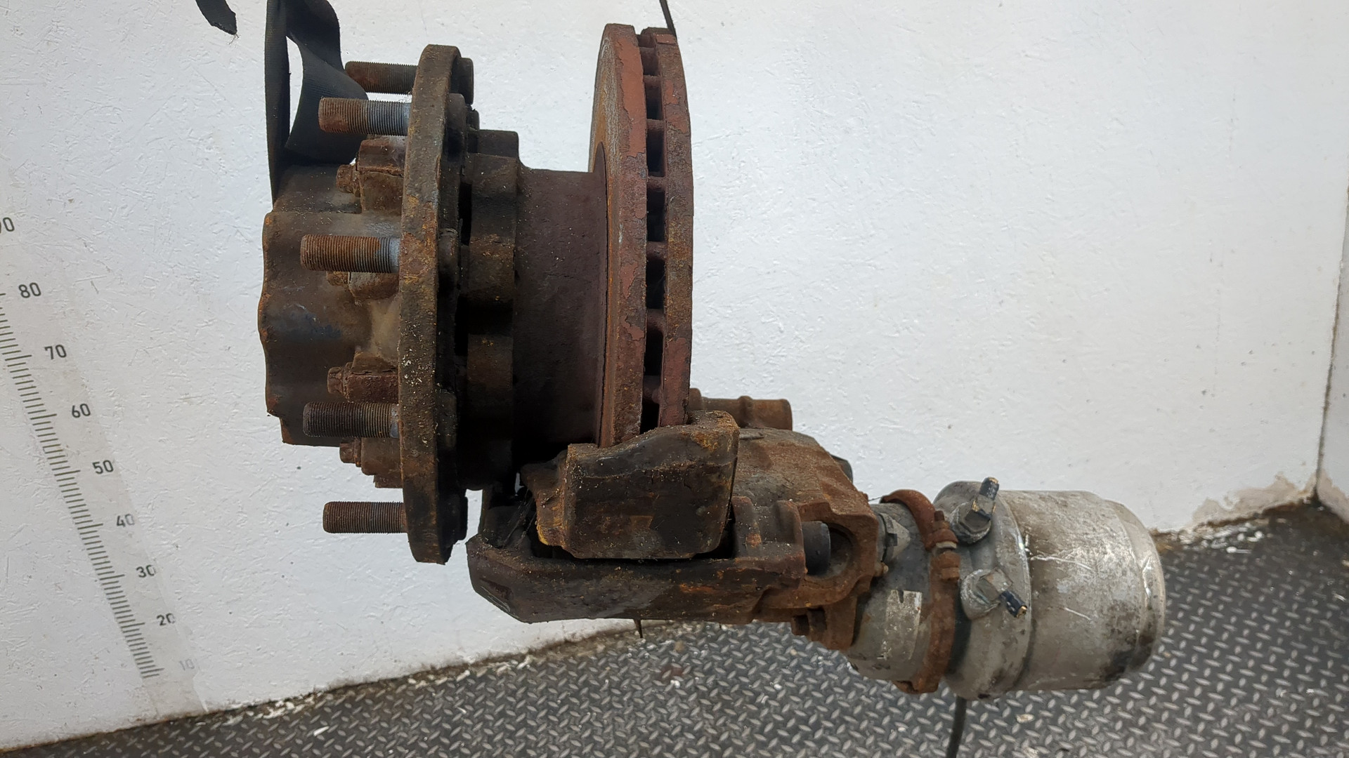 Кулак поворотный задний правый