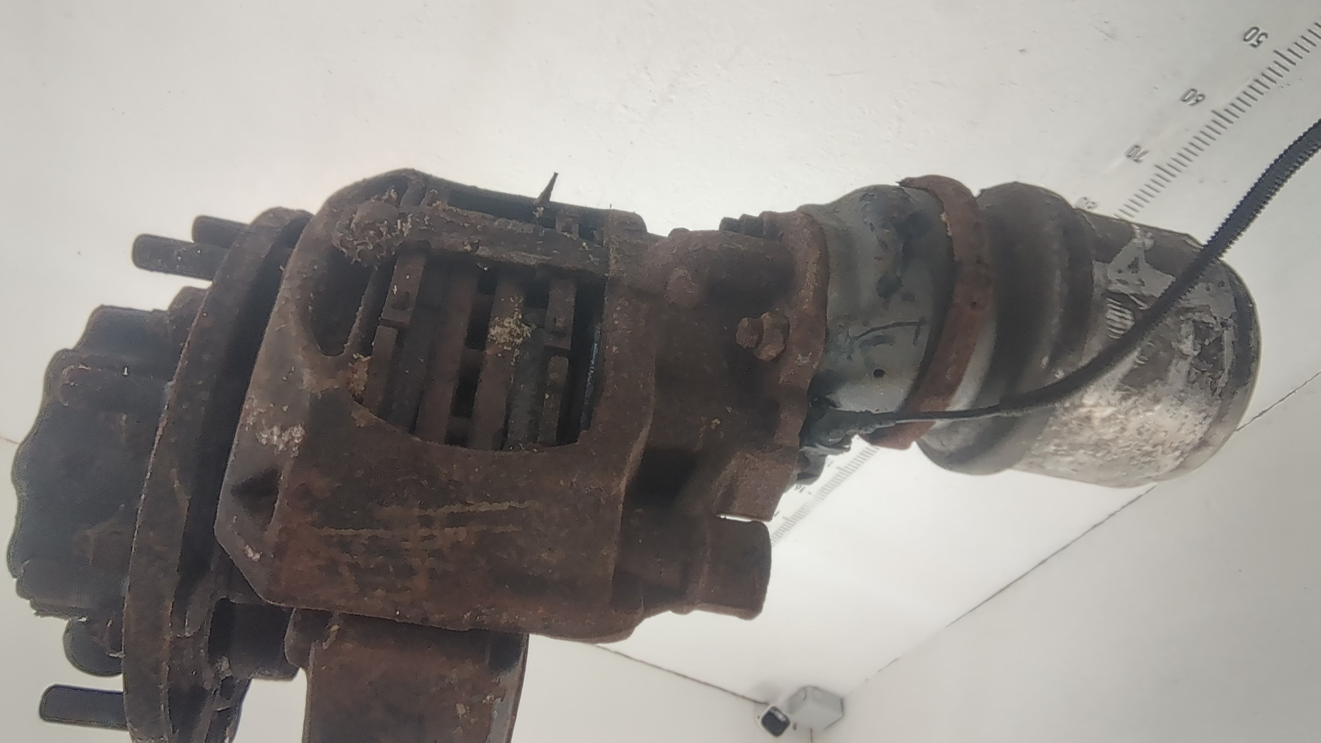 Кулак поворотный задний правый