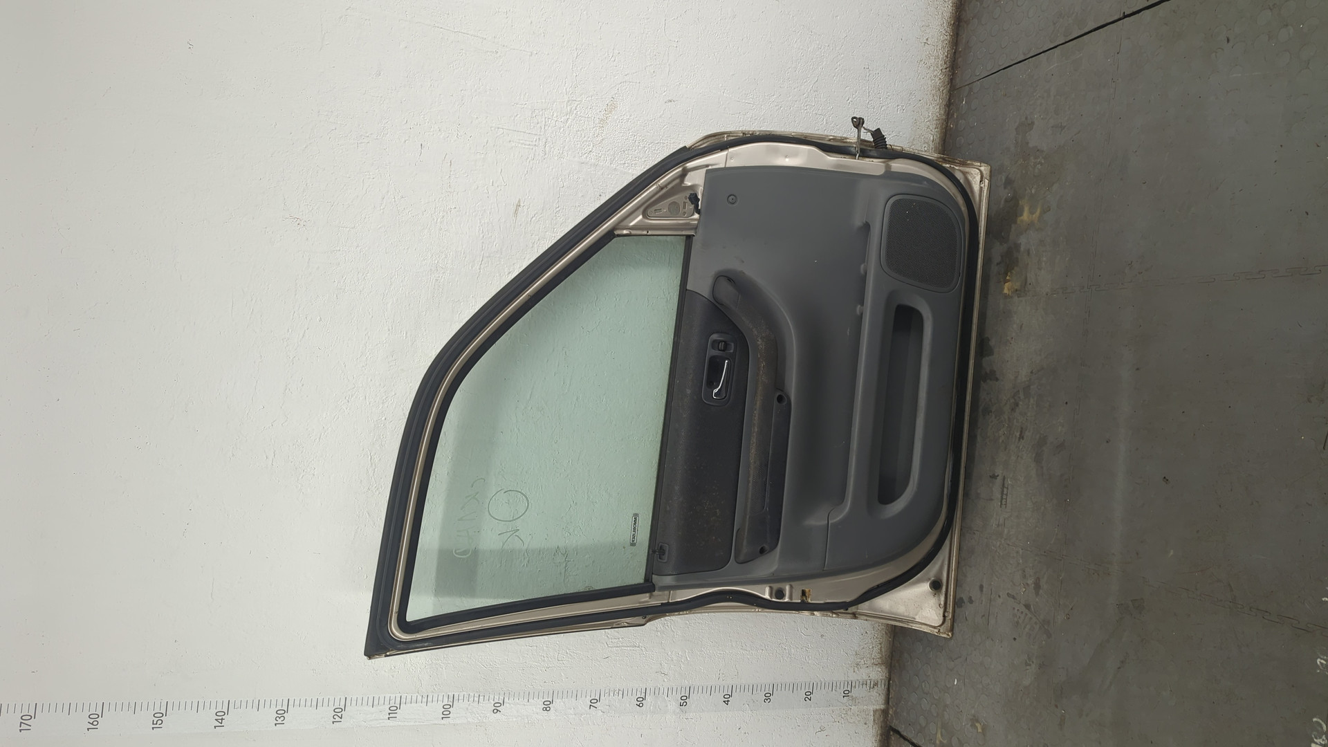 Дверь передняя левая