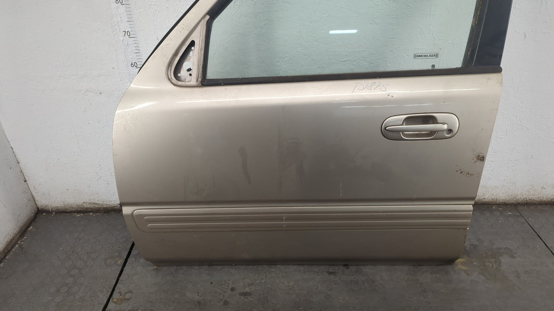 Дверь передняя левая