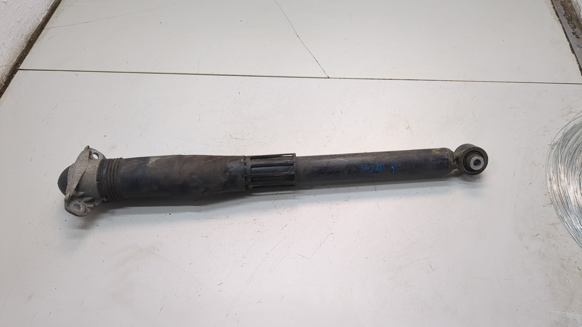 Амортизатор задний (стойка)