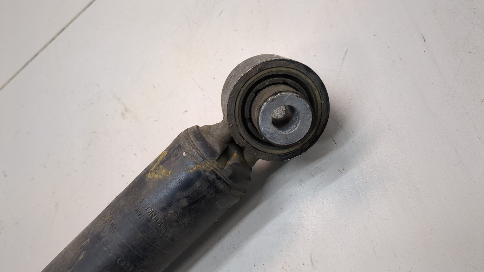 Амортизатор задний (стойка)