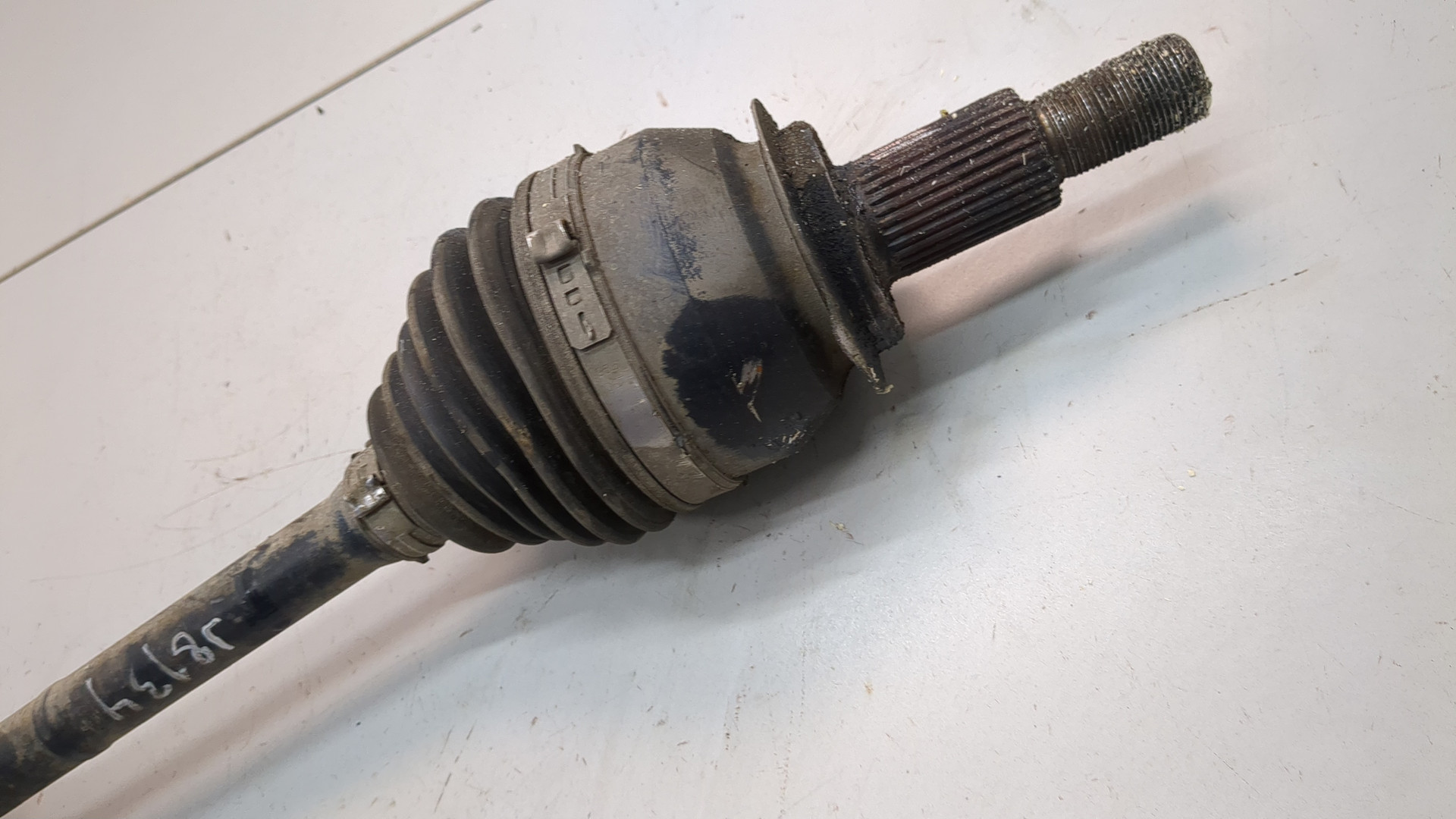 Полуось передняя левая