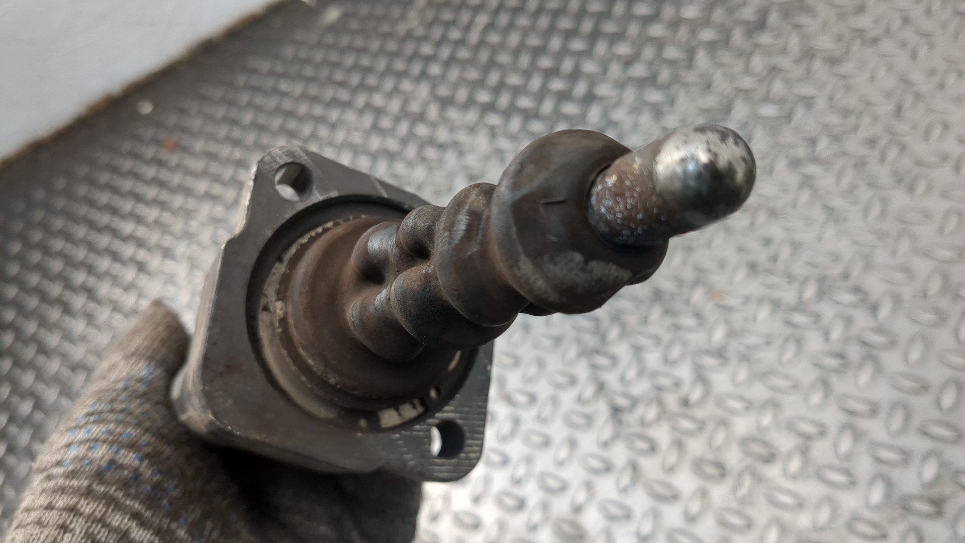 Цилиндр сцепления рабочий