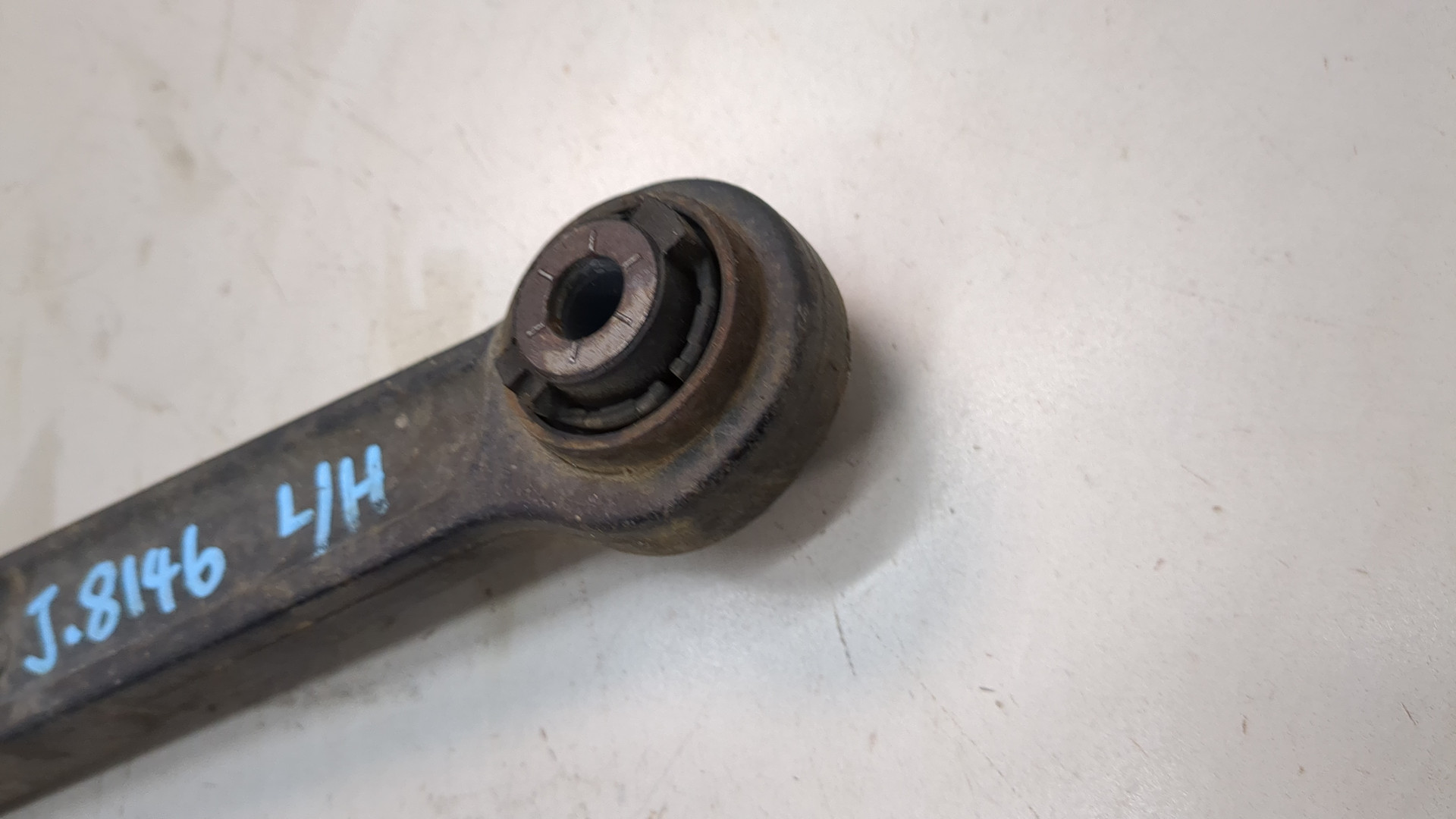 Рычаг задний