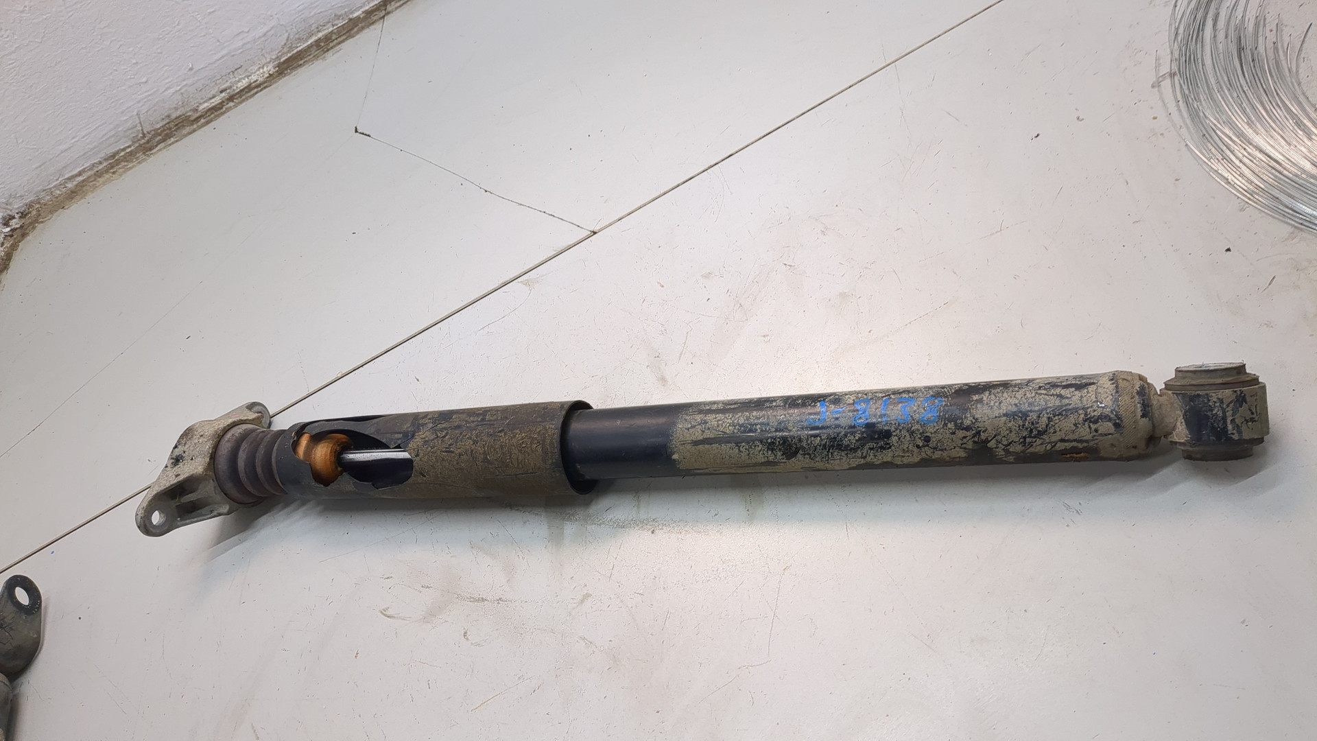 Амортизатор задний (стойка)