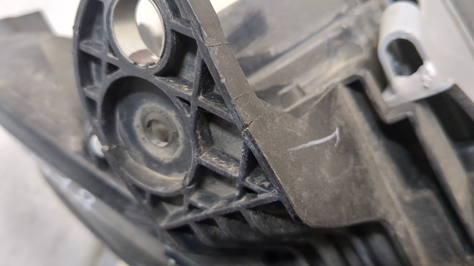 Фара правая