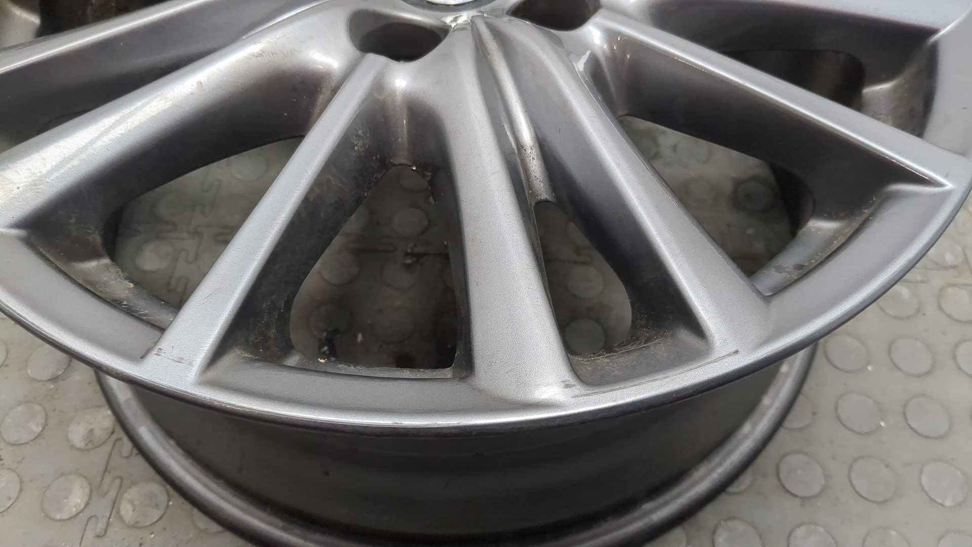 Диск колесный литой легкий сплав