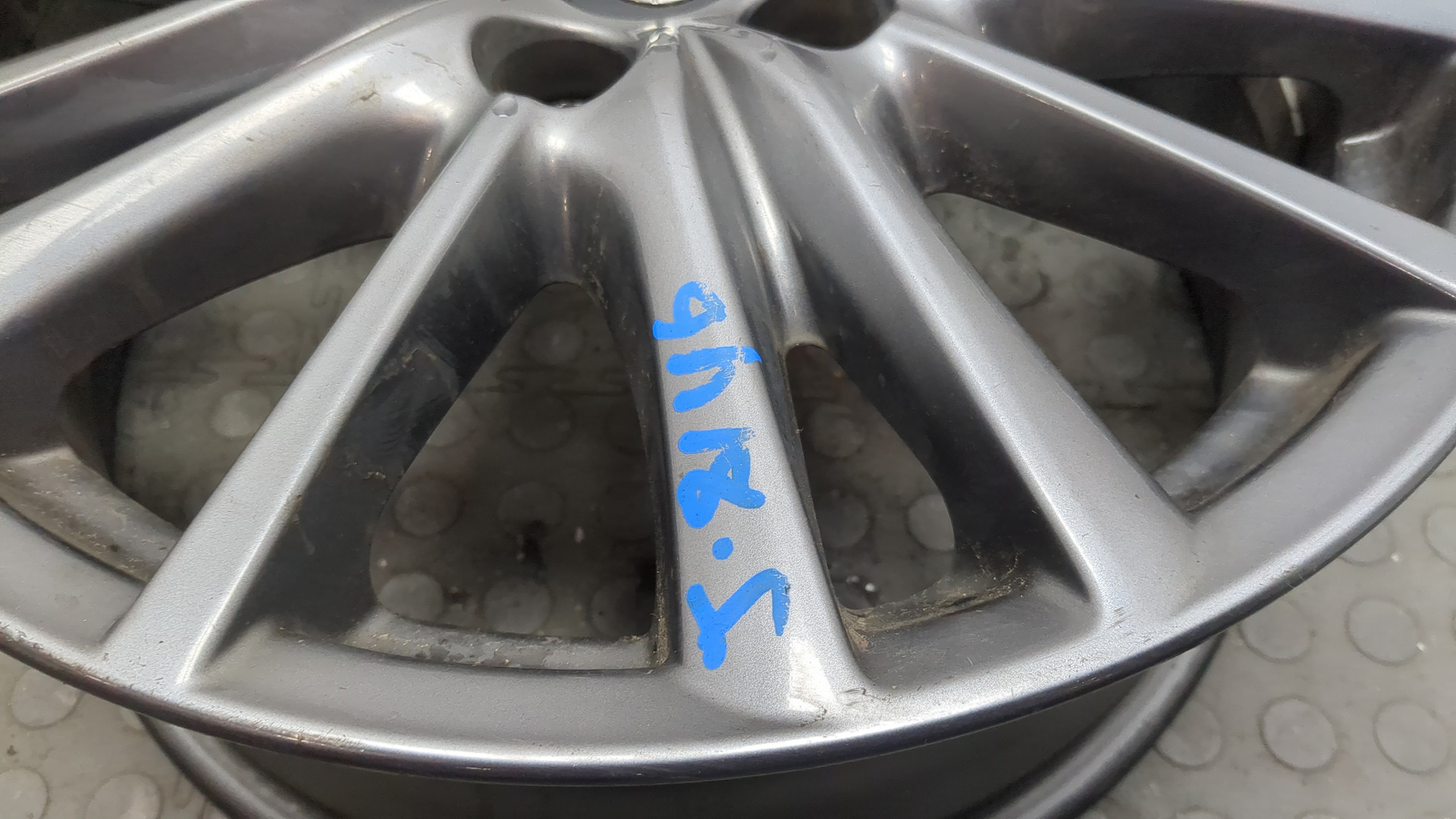 Диск колесный литой легкий сплав