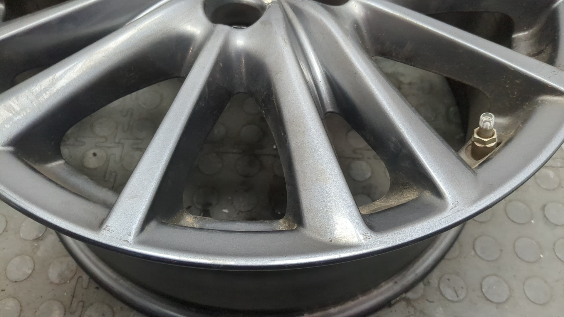 Диск колесный литой легкий сплав